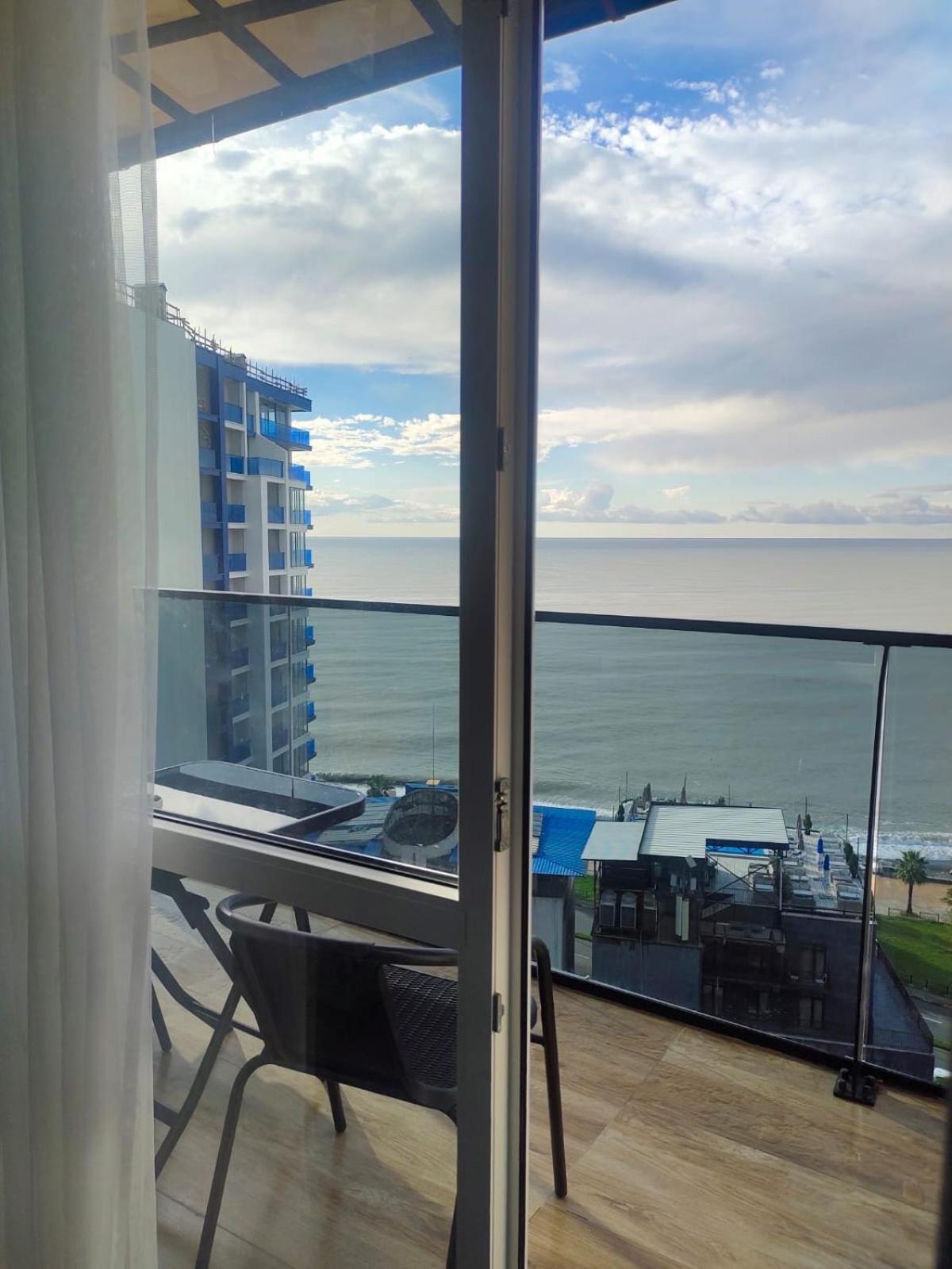 Bi Residence Sea View Luxury Batumi Bagian luar foto